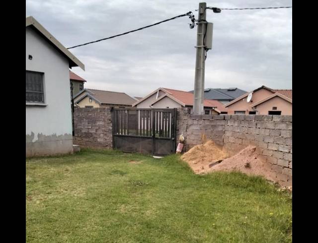 2 BEDROOM HOUSE FOR SALE IN FLEURHOF